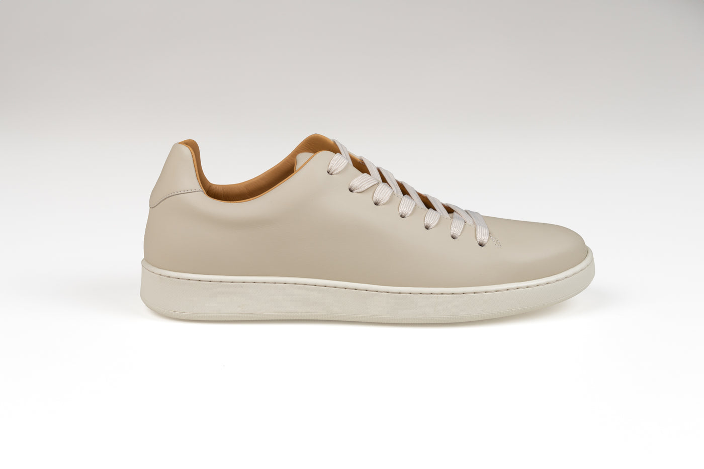 IZAN  Leather Sneaker