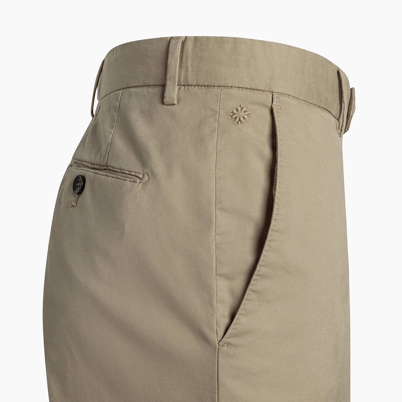 Detail close-up of the Ilan GD chino in Comfort Twill Stretch