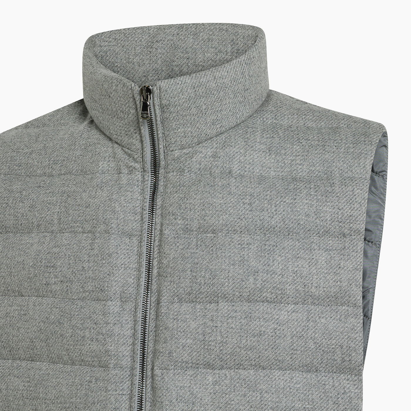 Collar and zipper on the Sow wool & cashmere down vest for men