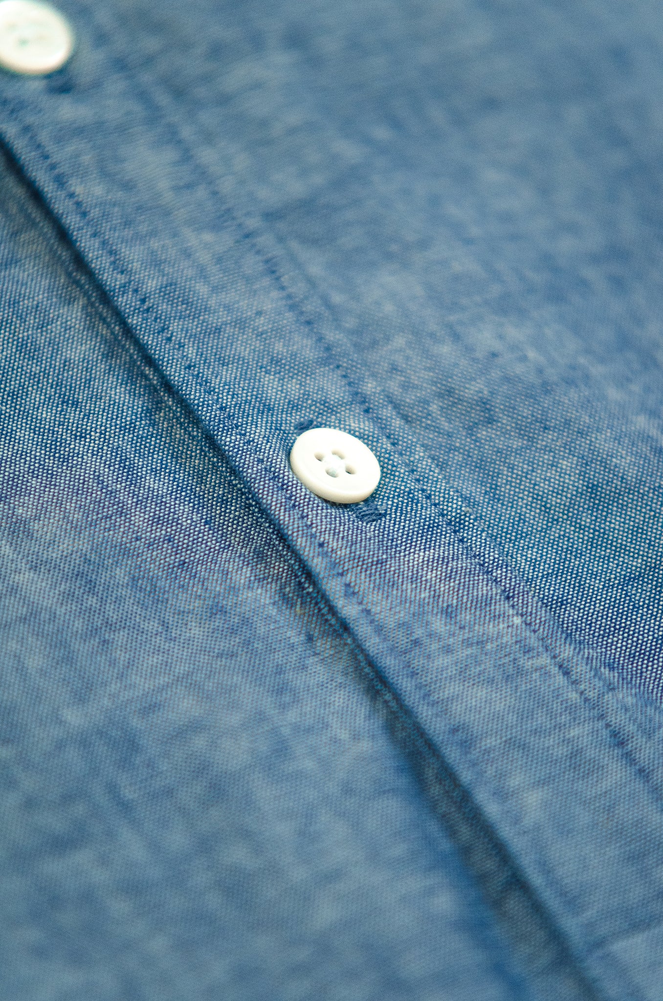 Raimond long-sleeved shirt in indigo cotton (ocean blue)